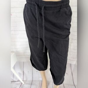 Terra & Sky Black Capris